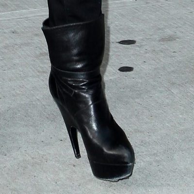 YSL Imperiale Belted Ankle Boot, fot. Agencja FORUM